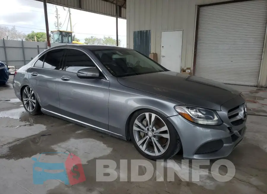 55SWF4HB4GU162889 Photo# 4