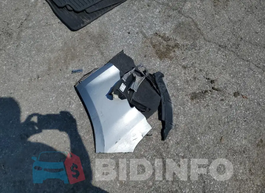 1G1ZG5ST9RF201177 Photo# 12
