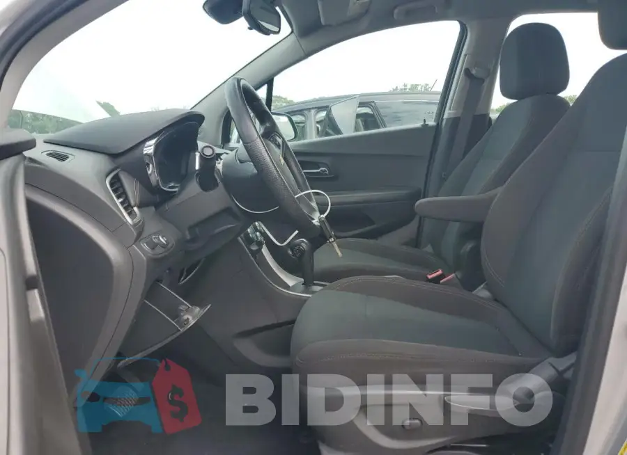 KL7CJNSB5JB718992 Photo# 7