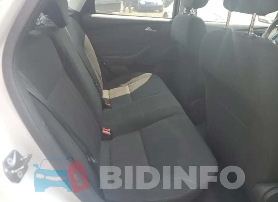 1FADP3F2XJL245711 Photo# 10