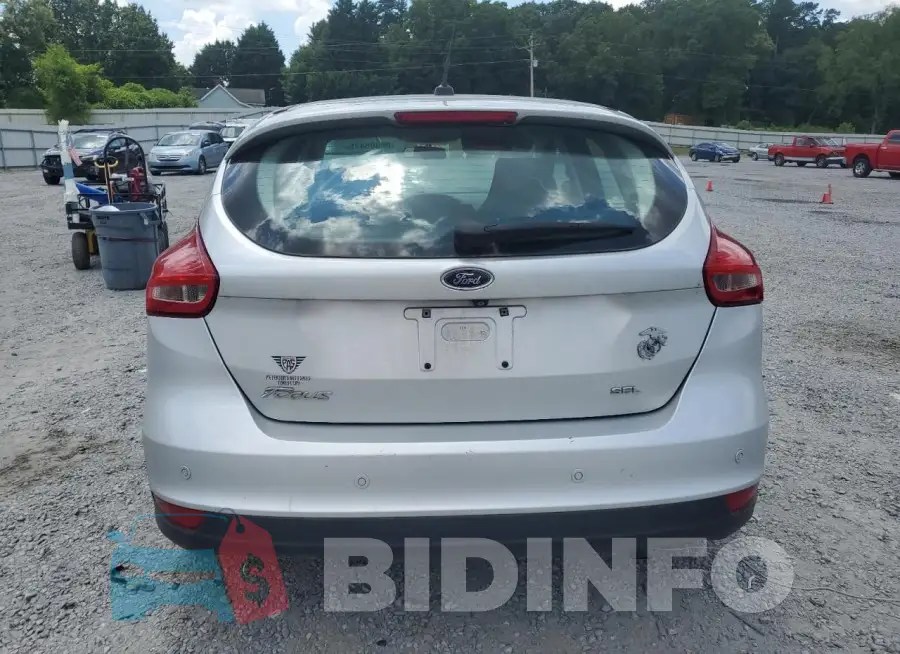 1FADP3M2XJL329157 Photo# 6
