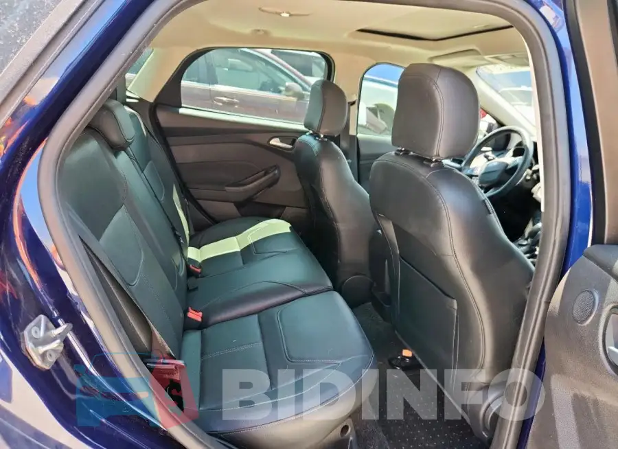 1FADP3N22HL309882 Photo# 10