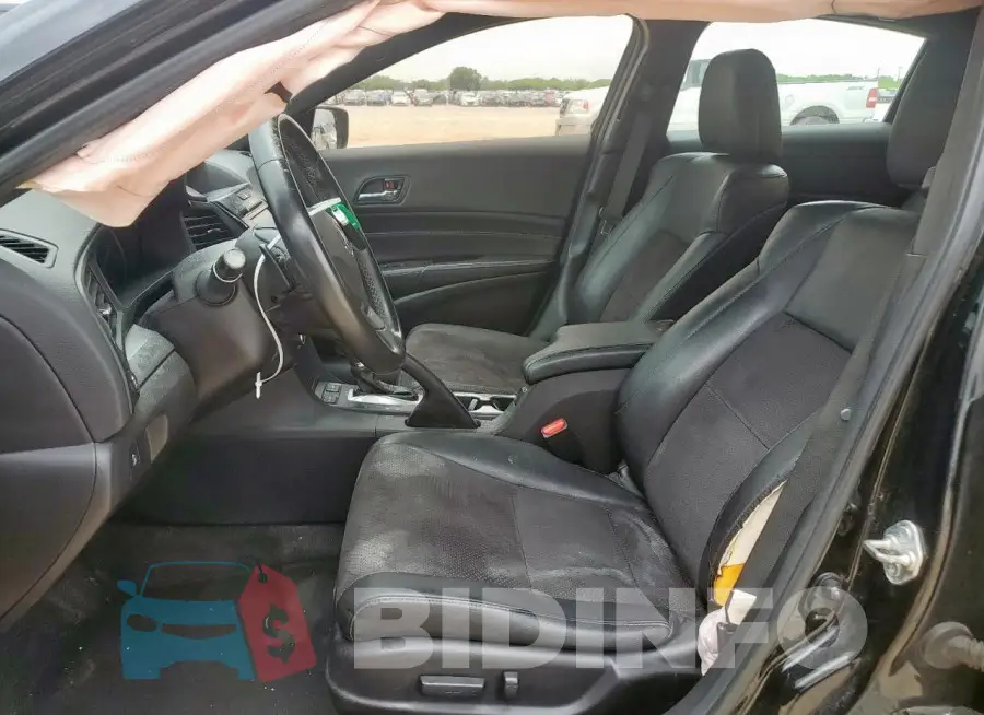 19UDE2F83GA018087 Photo# 7