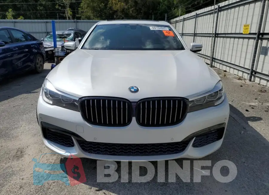 WBA7E2C57JG741724 Photo# 5