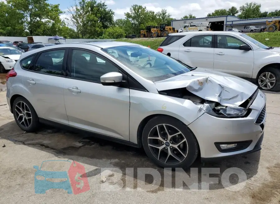 1FADP3M27HL328848 Photo# 4