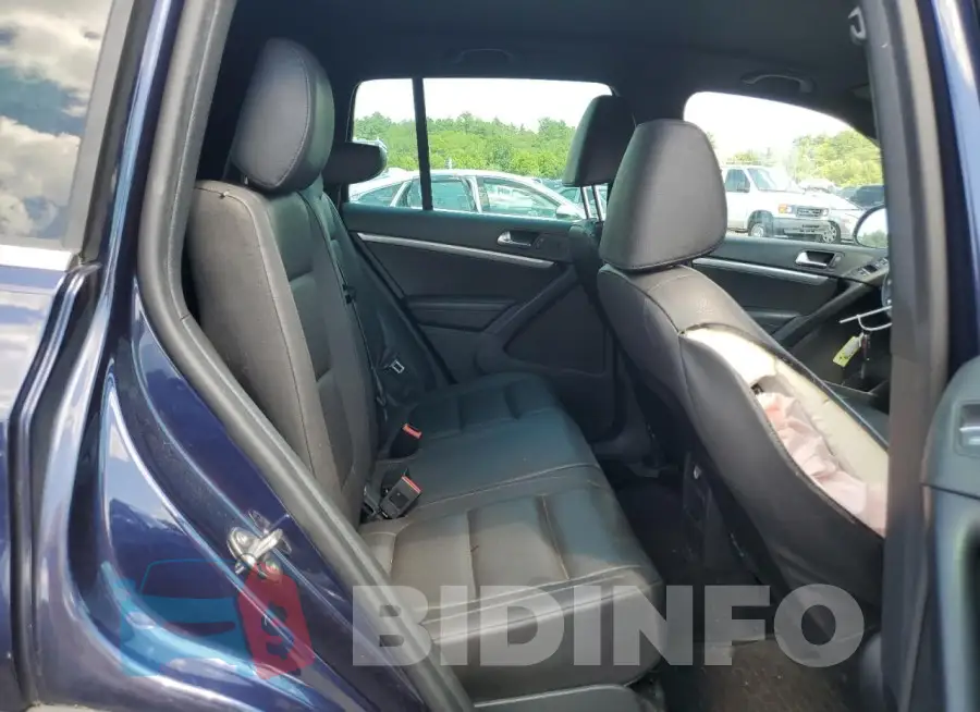 WVGAV7AX4GW617821 Photo# 11