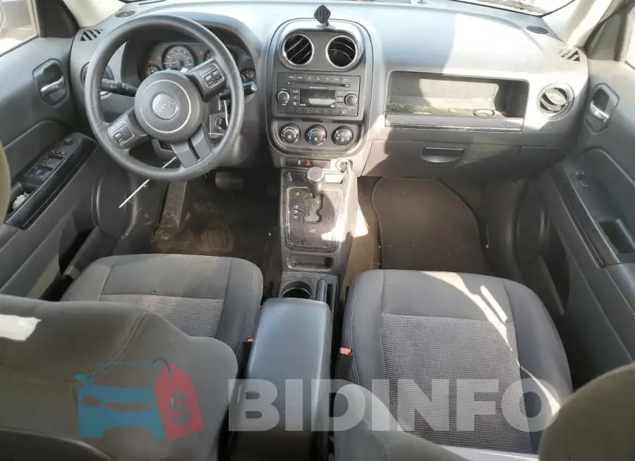 1C4NJRBBXGD594721 Photo# 8