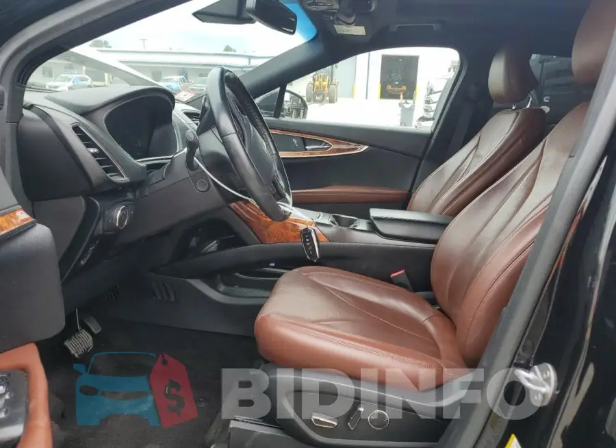 2LMPJ8LR9JBL37996 Photo# 7