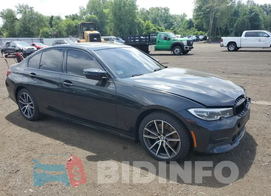 3MW5R7J03M8B57064 Photo# 4