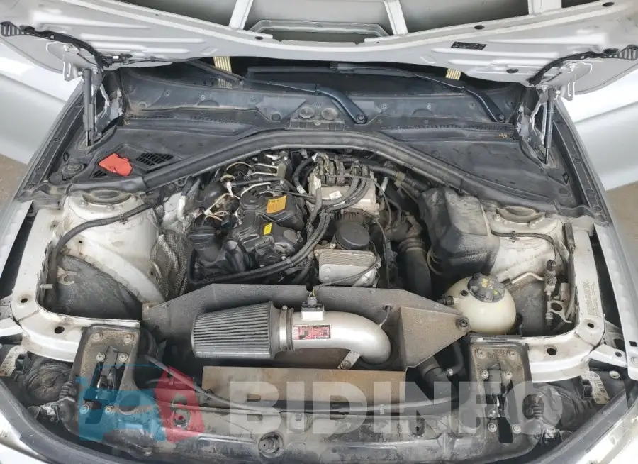 WBA8E3C55GK500700 Photo# 11