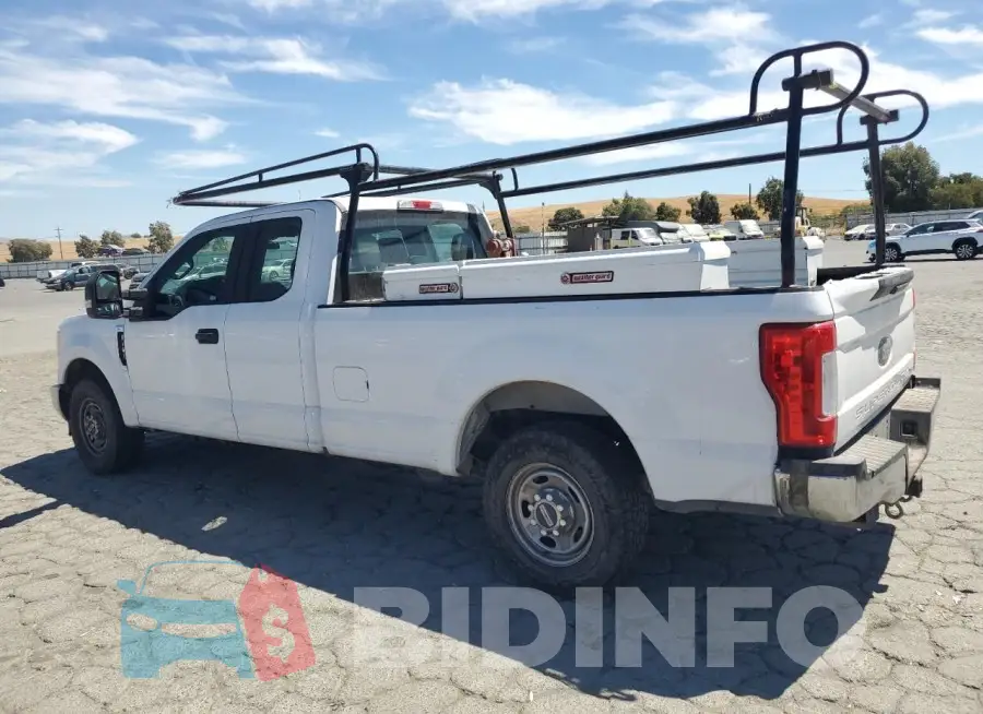 1FT7X2A66HEB78230 Photo# 2