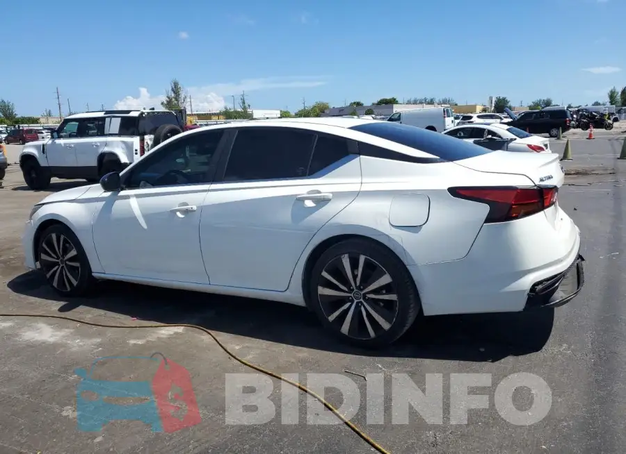 1N4BL4CV2KC131355 Photo# 2