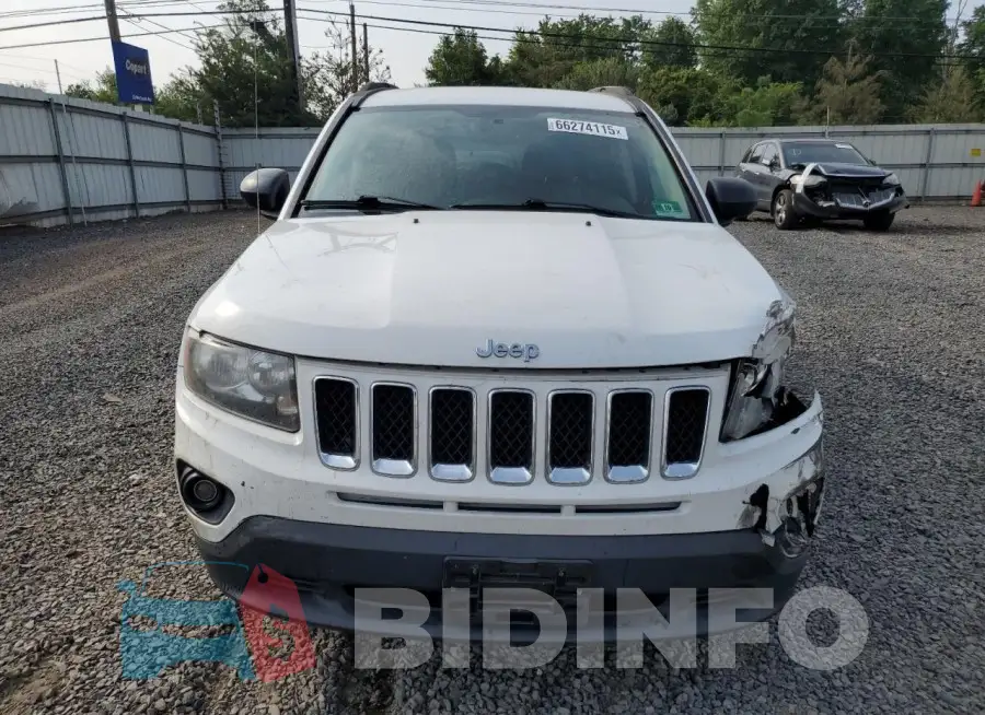 1C4NJCBA0GD705247 Photo# 5