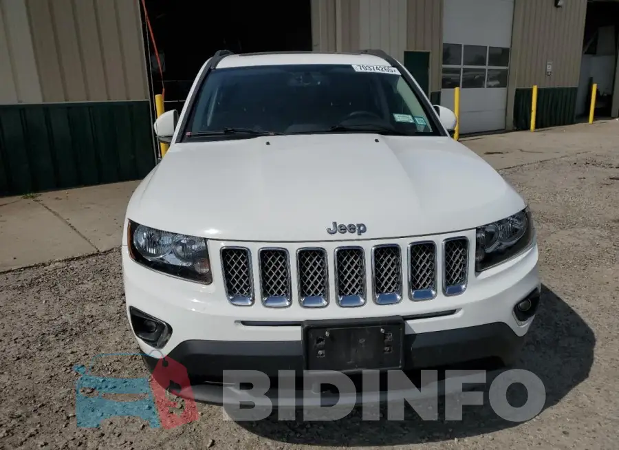1C4NJDEB1HD176130 Photo# 5