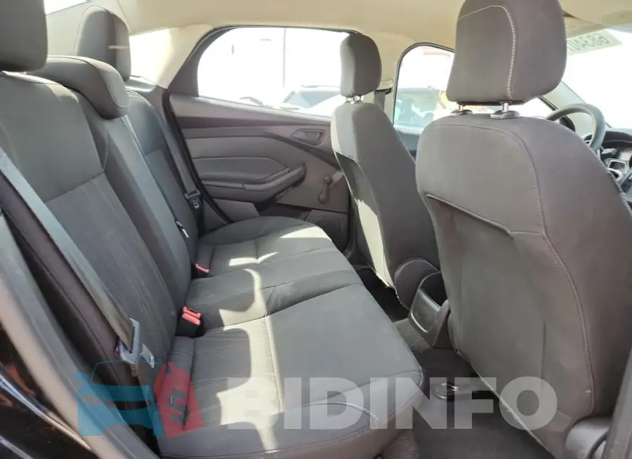 1FADP3E24GL367734 Photo# 10