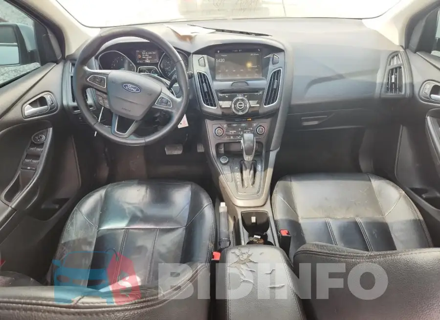 1FADP3M23HL241402 Photo# 8