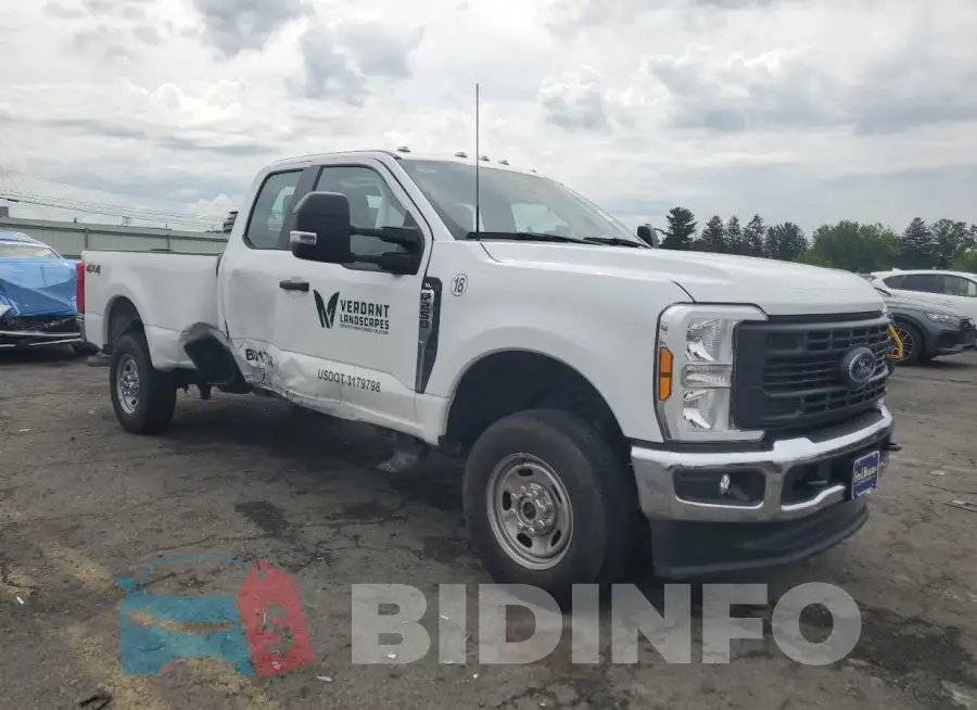 1FT7X2BA1RED47235 Photo# 4