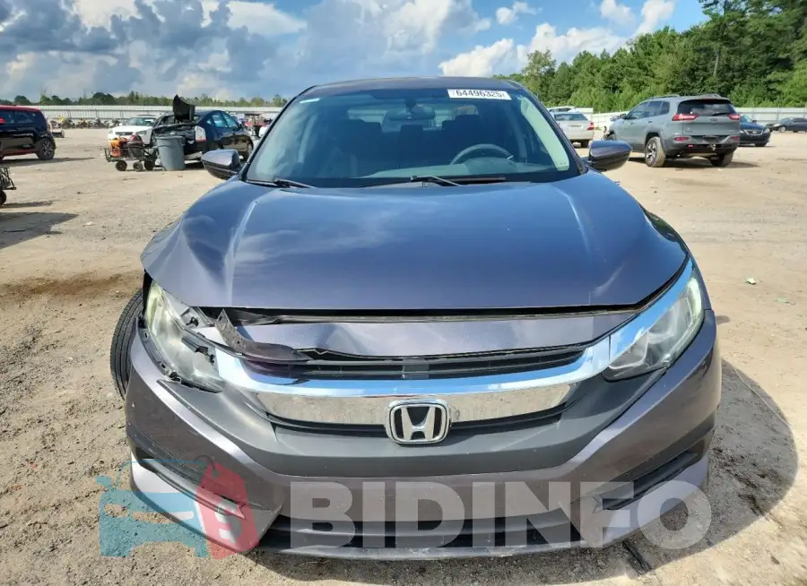 19XFC2F52HE065077 Photo# 5
