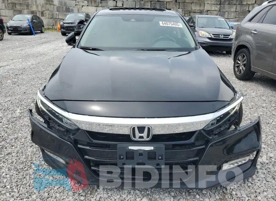 1HGCV1F52JA010551 Photo# 5