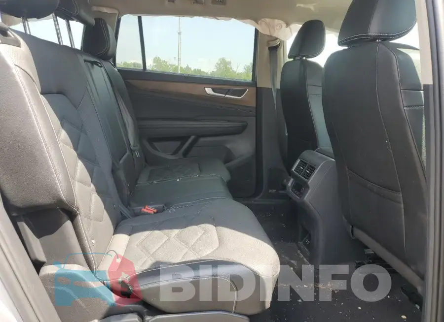 1V2KR2CA3RC532397 Photo# 11