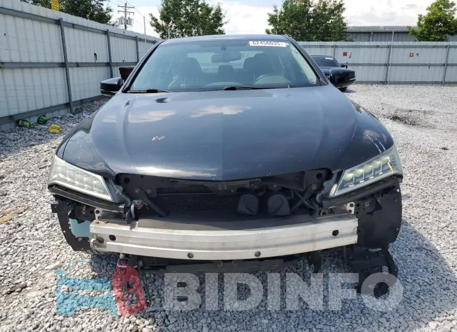 19UUB1F32HA008529 Photo# 5