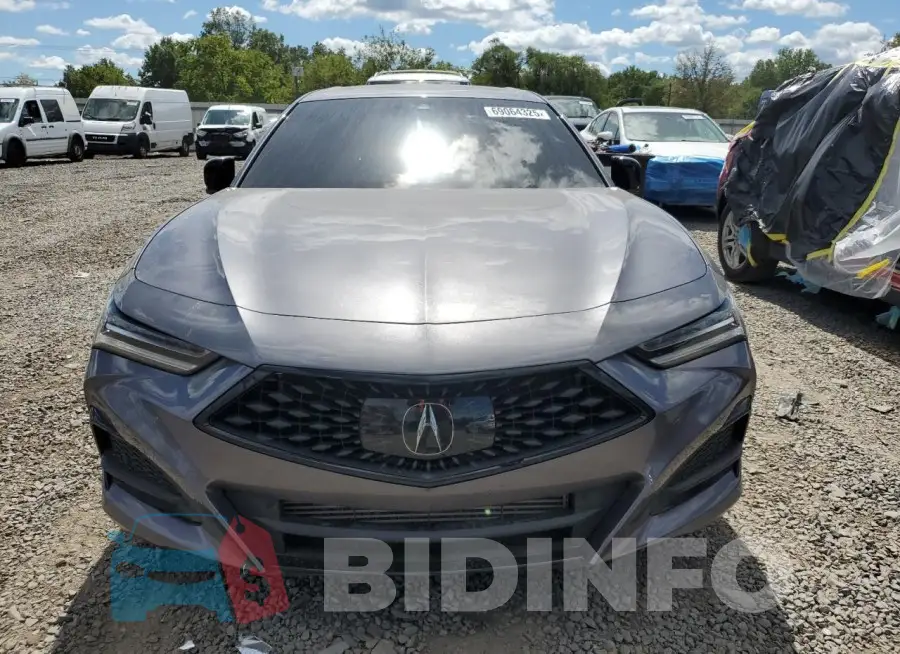 19UUB6F51NA002313 Photo# 5