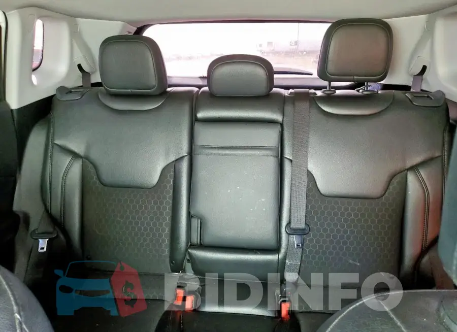 3C4NJDBB8LT156982 Photo# 10