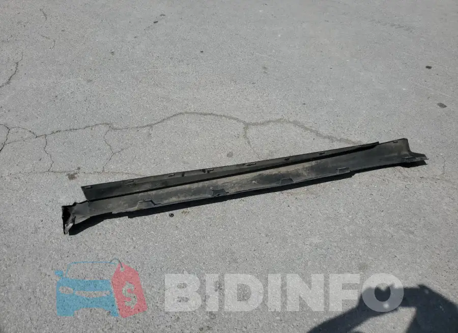 1FADP3F21JL201421 Photo# 12
