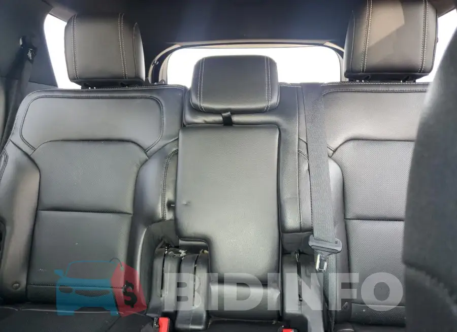 1FM5K8FHXJGB49015 Photo# 10