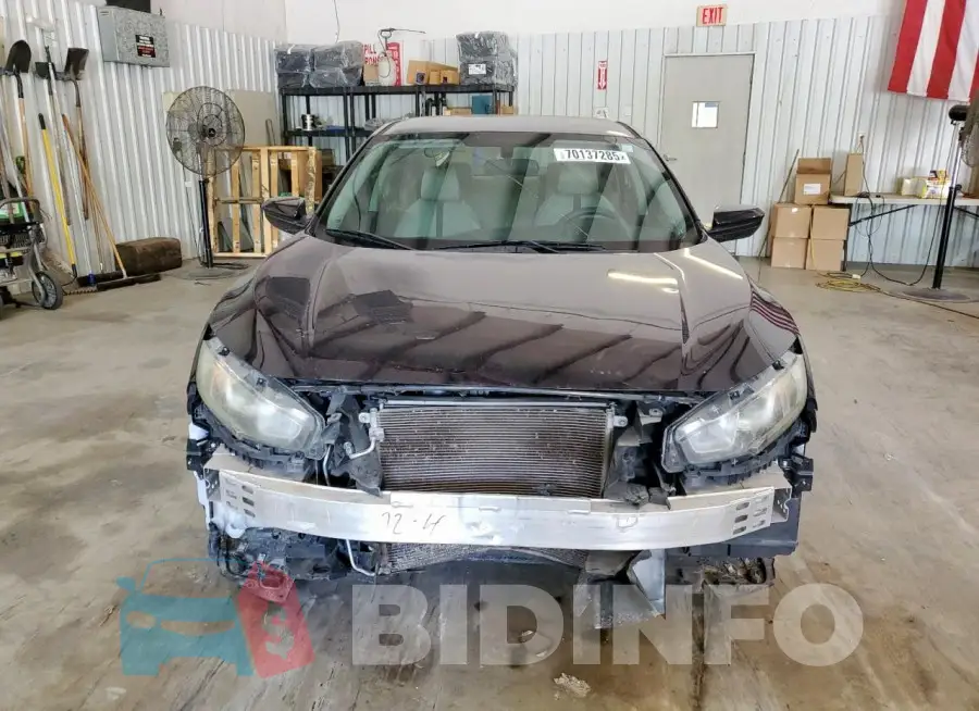 19XFC2F5XGE213877 Photo# 5