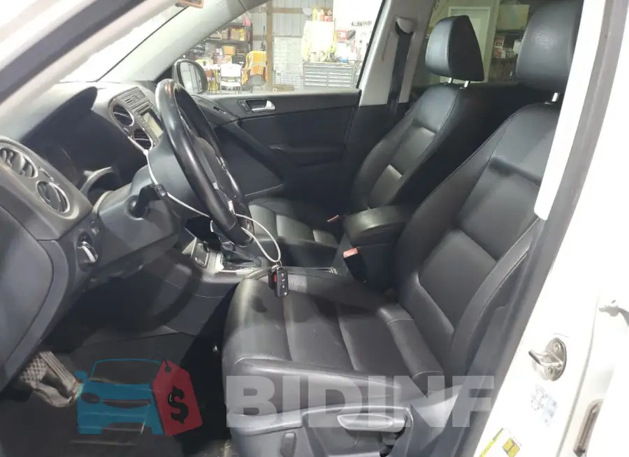 WVGAV7AX6GW550994 Photo# 7