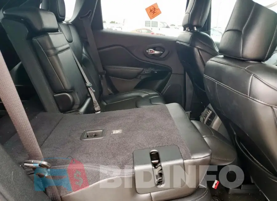 1C4PJLLN2KD326107 Photo# 10