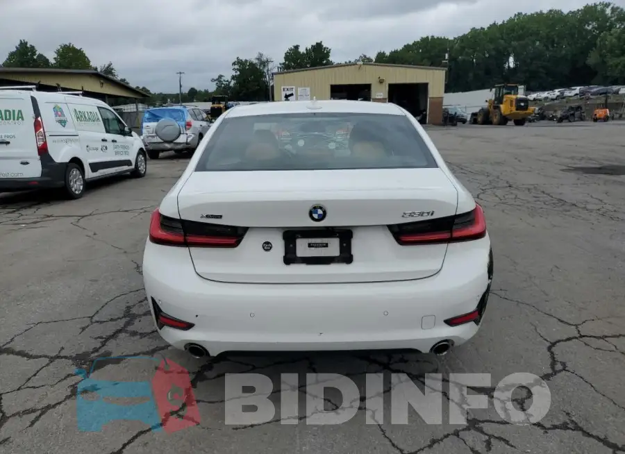 3MW5R7J03M8B55752 Photo# 6