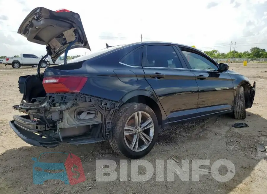 3VW7M7BU5RM043946 Photo# 3