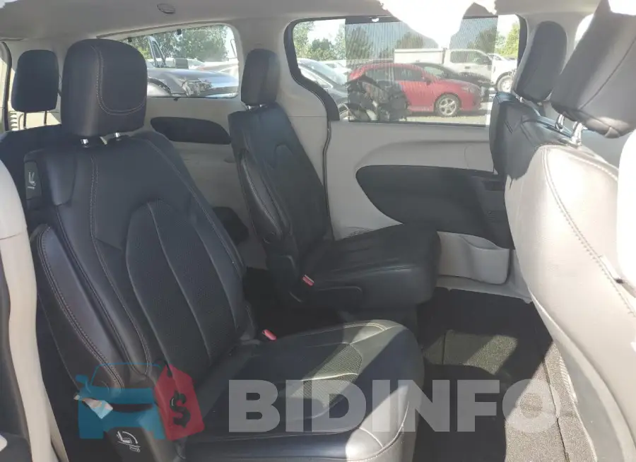 2C4RC1BGXJR100581 Photo# 11
