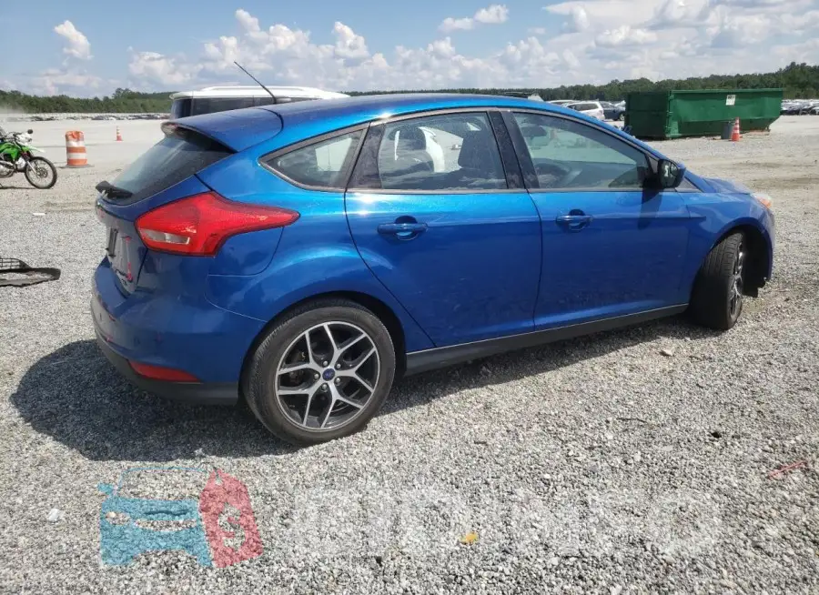 1FADP3M28JL284607 Photo# 3