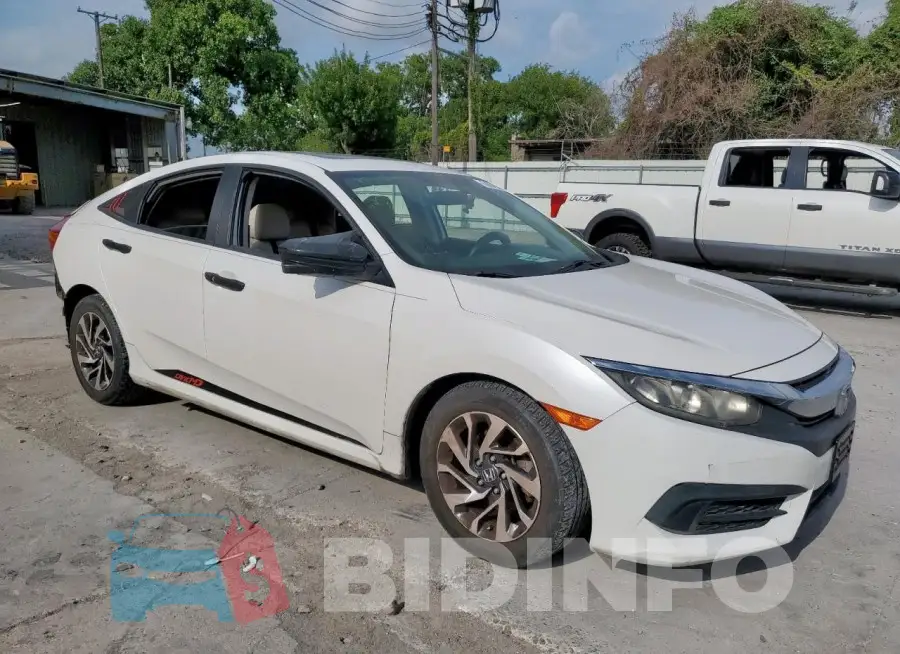 19XFC2F76HE020130 Photo# 4