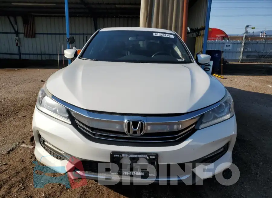 1HGCR2F15HA084385 Photo# 5