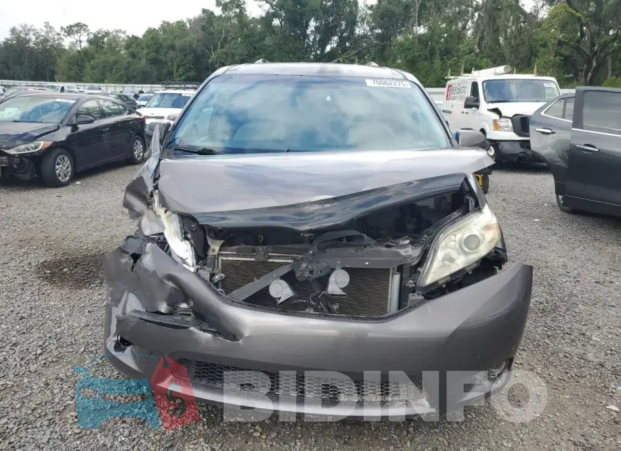 5TDKK3DCXGS704576 Photo# 5