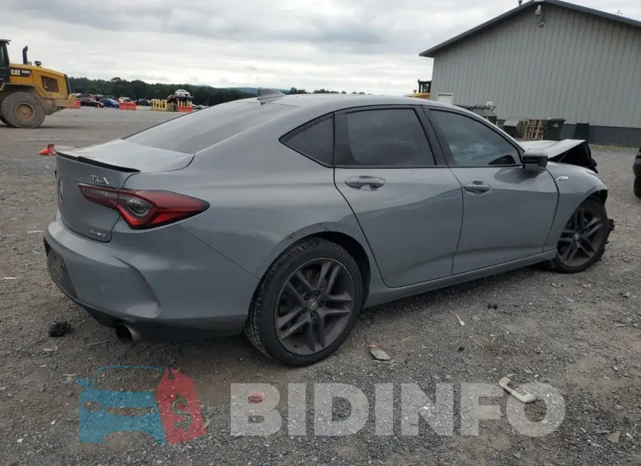 19UUB6F58RA002041 Photo# 3