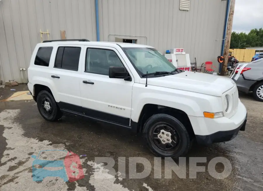 1C4NJPBA2GD656043 Photo# 4