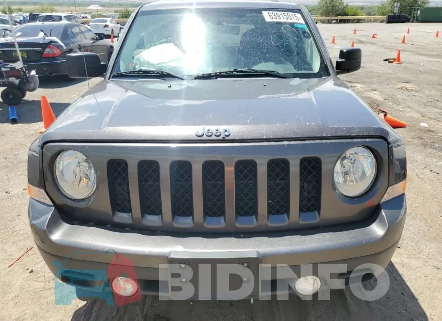 1C4NJPBB9GD726906 Photo# 5