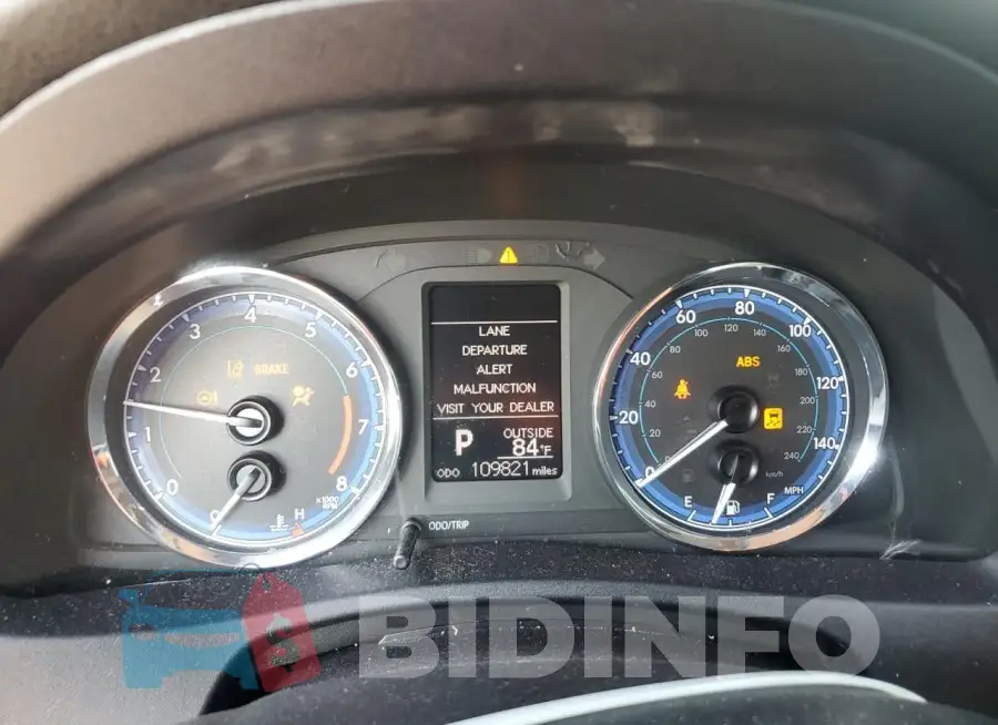 2T1BURHE8JC063923 Photo# 9