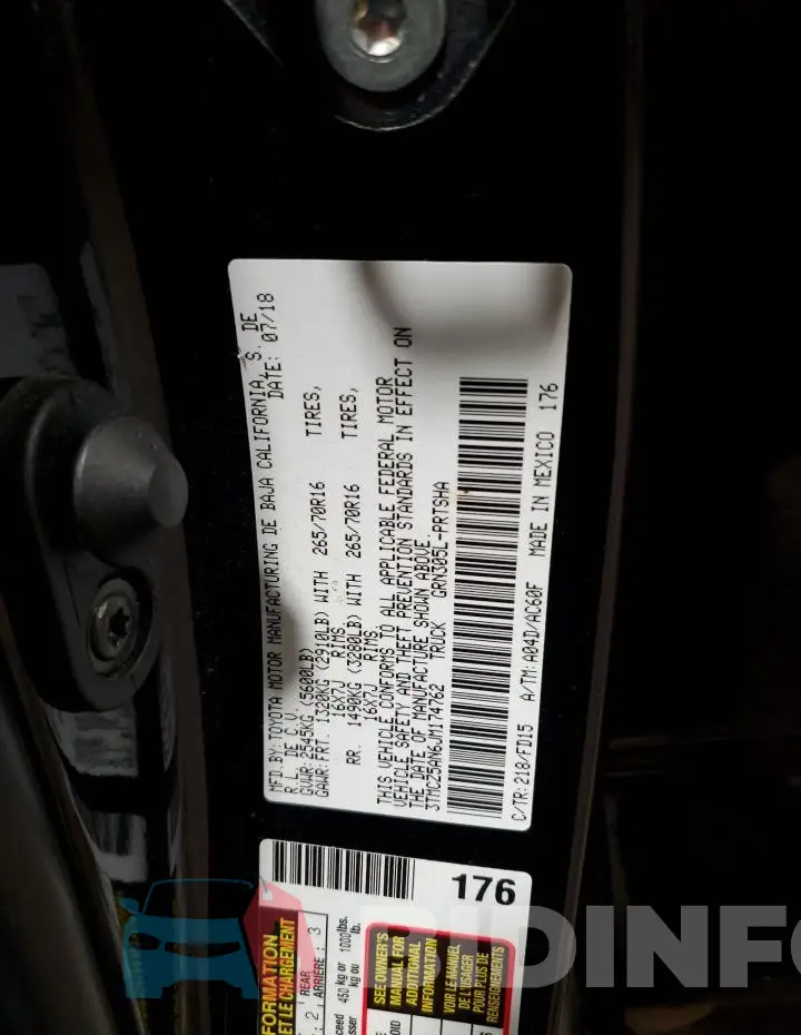 3TMCZ5AN6JM174762 Photo# 13