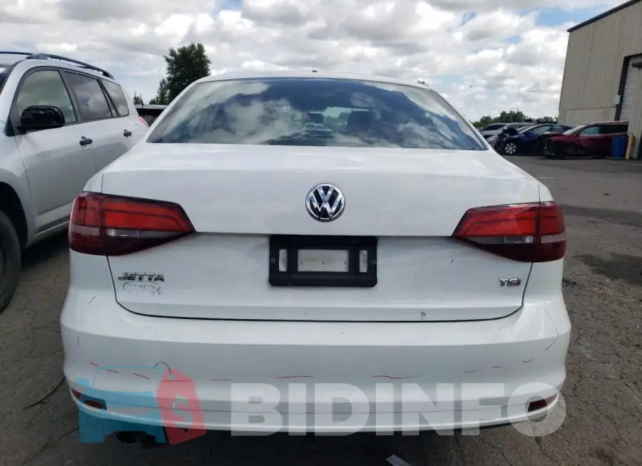 3VW167AJ2HM329565 Photo# 6