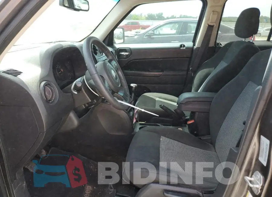 1C4NJPFB8HD103160 Photo# 7