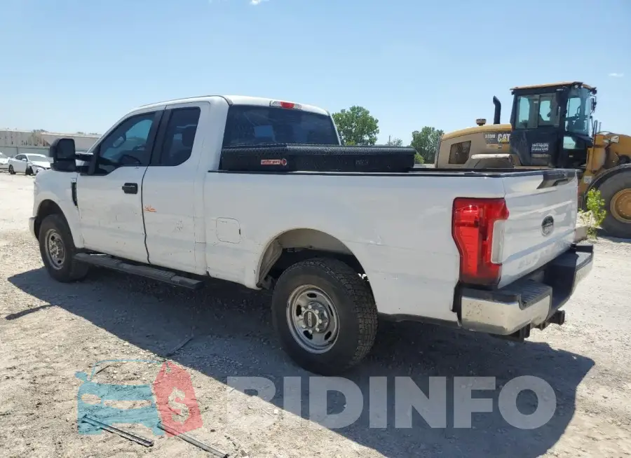 1FT7X2A68JEC57260 Photo# 2