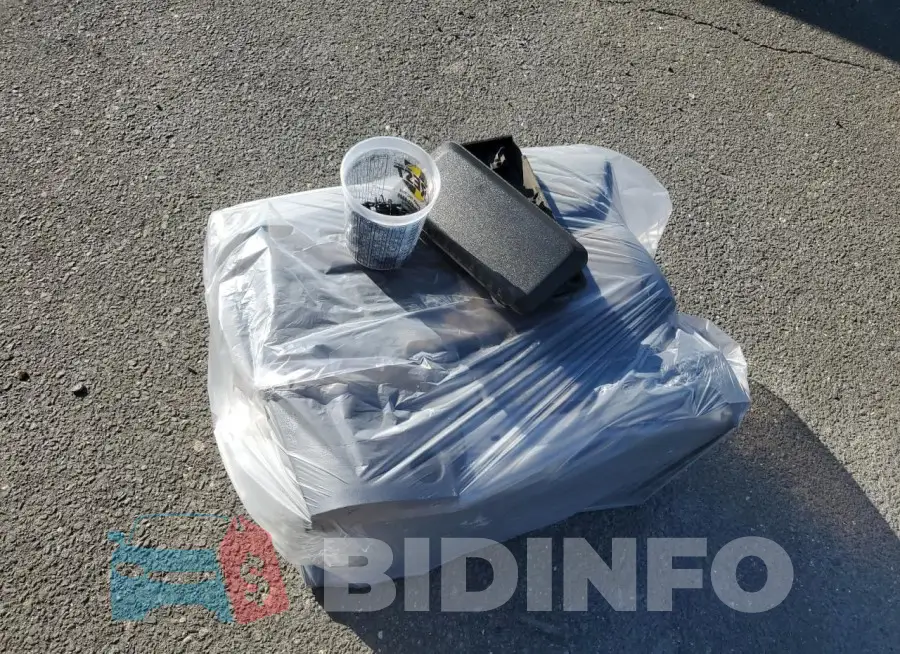 1FTMF1EB3KKC26444 Photo# 12