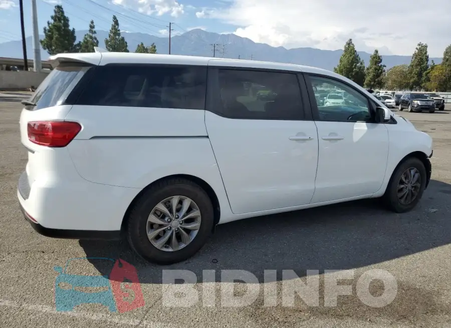 KNDMB5C18L6623574 Photo# 3