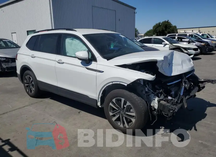 3VVRB7AX5RM157654 Photo# 4